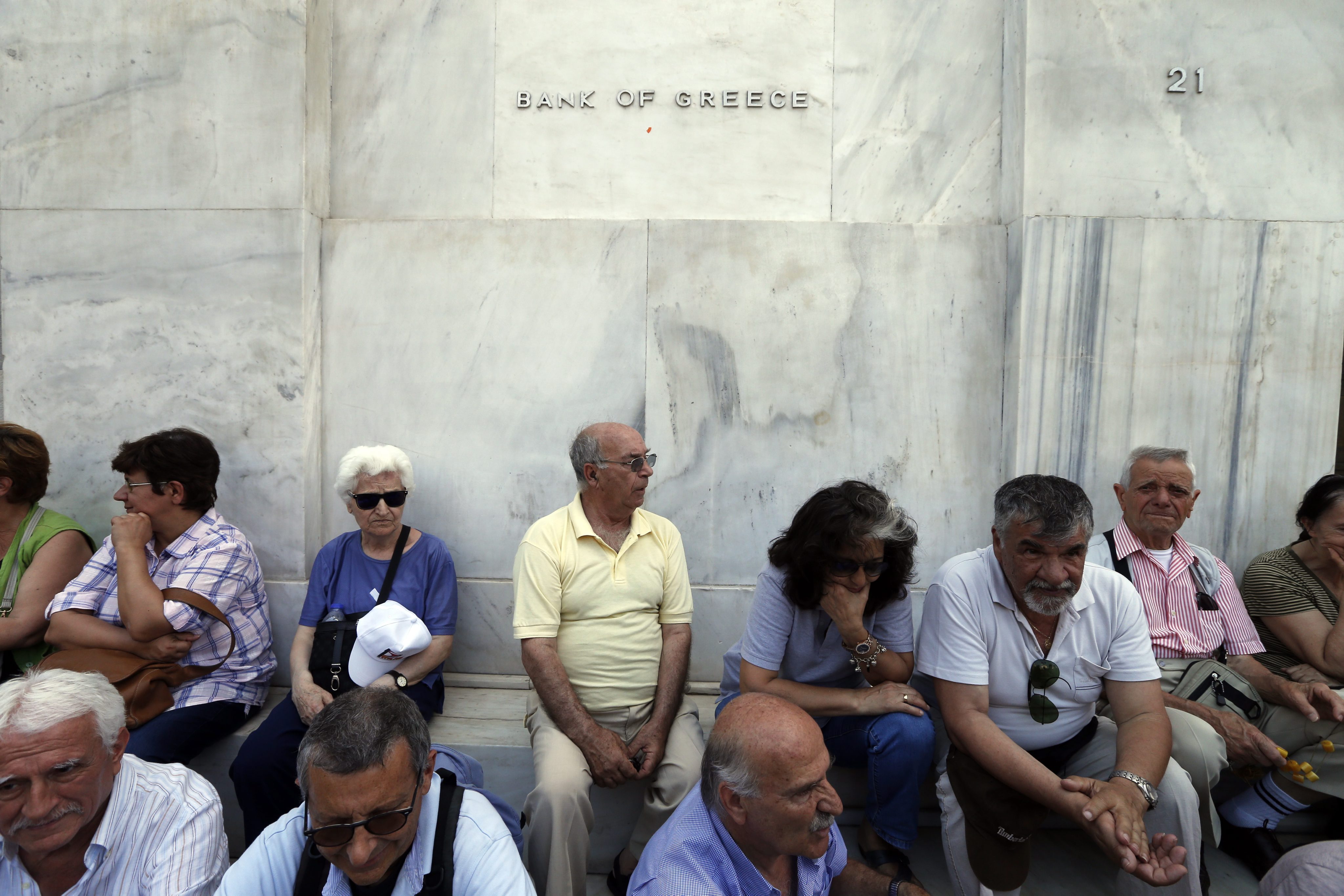 Λεπτό προς λεπτό οι δραματικές εξελίξεις στην Ελλάδα (συνεχής ενημέρωση)