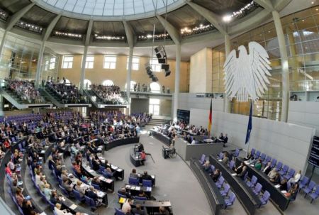 Μοιρασμένοι οι Γερμανοί για το τρίτο πακέτο βοήθειας προς την Ελλάδα