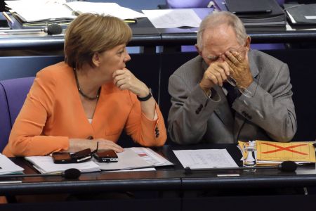 Γερμανία: Η Μέρκελ «μετρά» αντάρτες – Την Τετάρτη στη Μπούντεσταγκ το τρίτο μνημόνιο