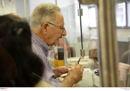 Παρέμβαση του υπουργείου Οικονομικών για τις επιταγές ζητούν τα Επιμελητήρια