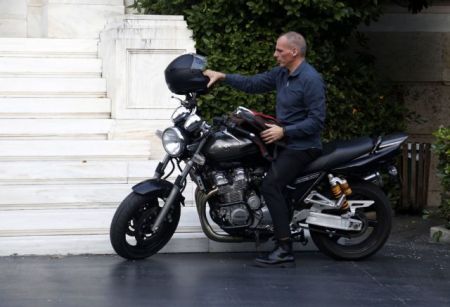 Γ. Βαρουφάκης: «Δεν συμφωνώ με κανένα από τα προεκλογικά προγράμματα»