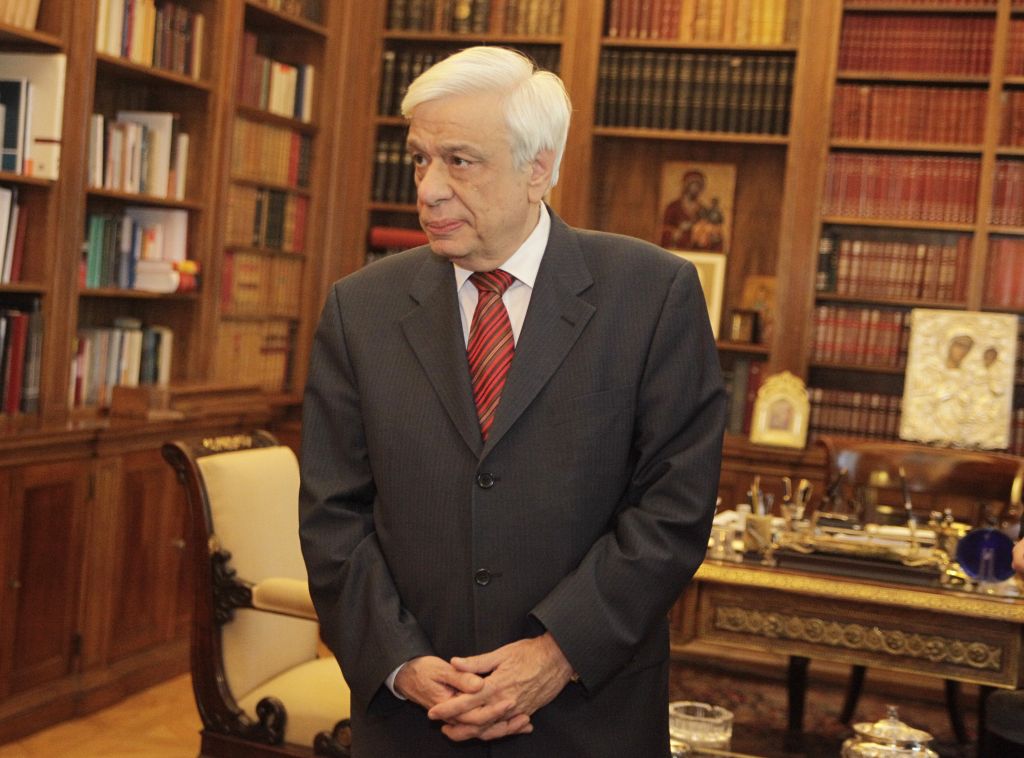 Τηλεφωνική επικοινωνία Παυλόπουλου – Ολάντ