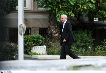 Β. Αποστόλου: Πιθανό να μην υπάρχει φορολογικό αγροτών στο νομοσχέδιο