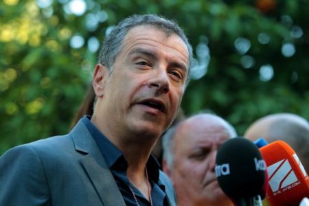 Νέες βολές Θεοδωράκη κατά Τσίπρα – Μεϊμαράκη