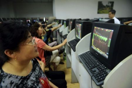 Το κινεζικό κραχ τρομάζει περισσότερο από το ελληνικό δράμα