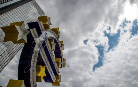 Αγώνας δρόμου τραπεζιτών για νέα ιδιωτικά κεφάλαια