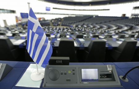 Μακρόν: Οι διαφορές καλβινιστών – καθολικών εμποδίζουν τη λύση για το χρέος