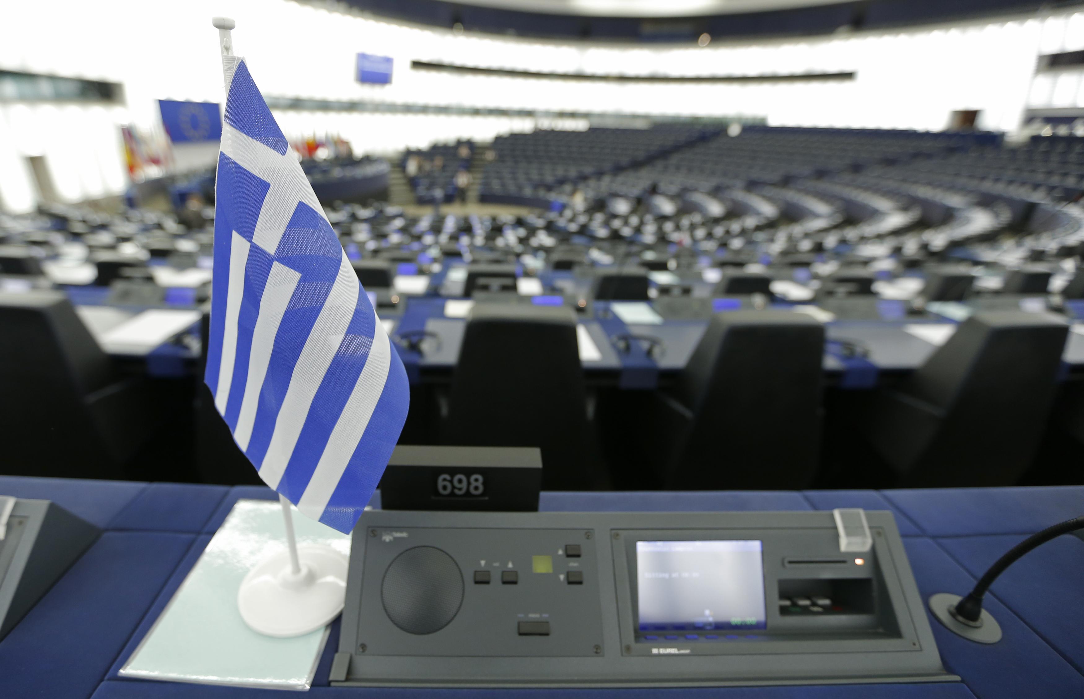 Μακρόν: Οι διαφορές καλβινιστών – καθολικών εμποδίζουν τη λύση για το χρέος