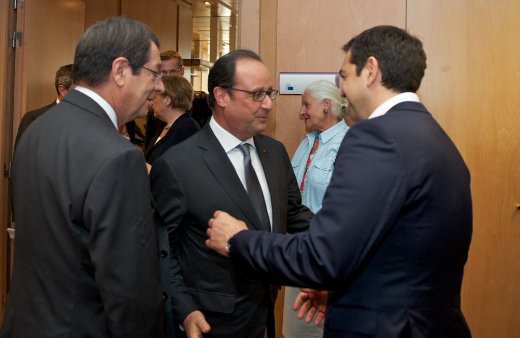 Ολάντ: Η Ελλάδα δείχνει αποφασισμένη να αποφύγει το Grexit