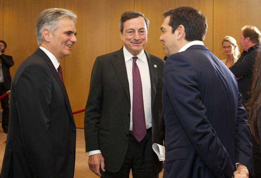 Καθυστερεί η ΕΚΤ την επαναφορά της εξαίρεσης για τα ελληνικά ομόλογα