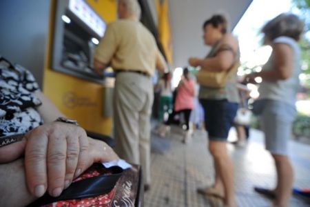 Banks and Stock Exchange to remain closed until Monday 13 July