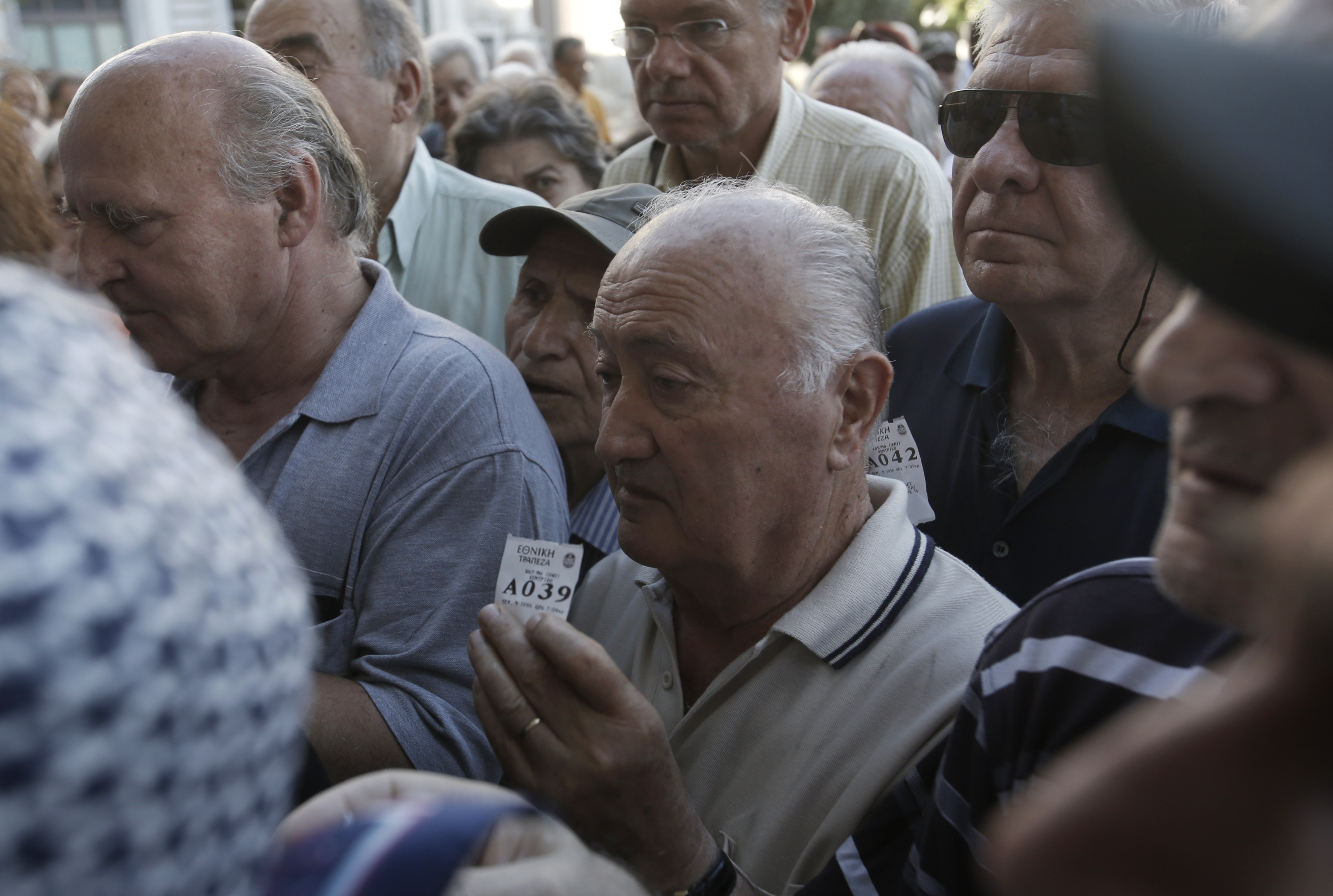 Διαμαρτυρία συνταξιούχων στο ΥΠΟΙΚ-  Ζητούν καταβολή ολόκληρης της σύνταξης