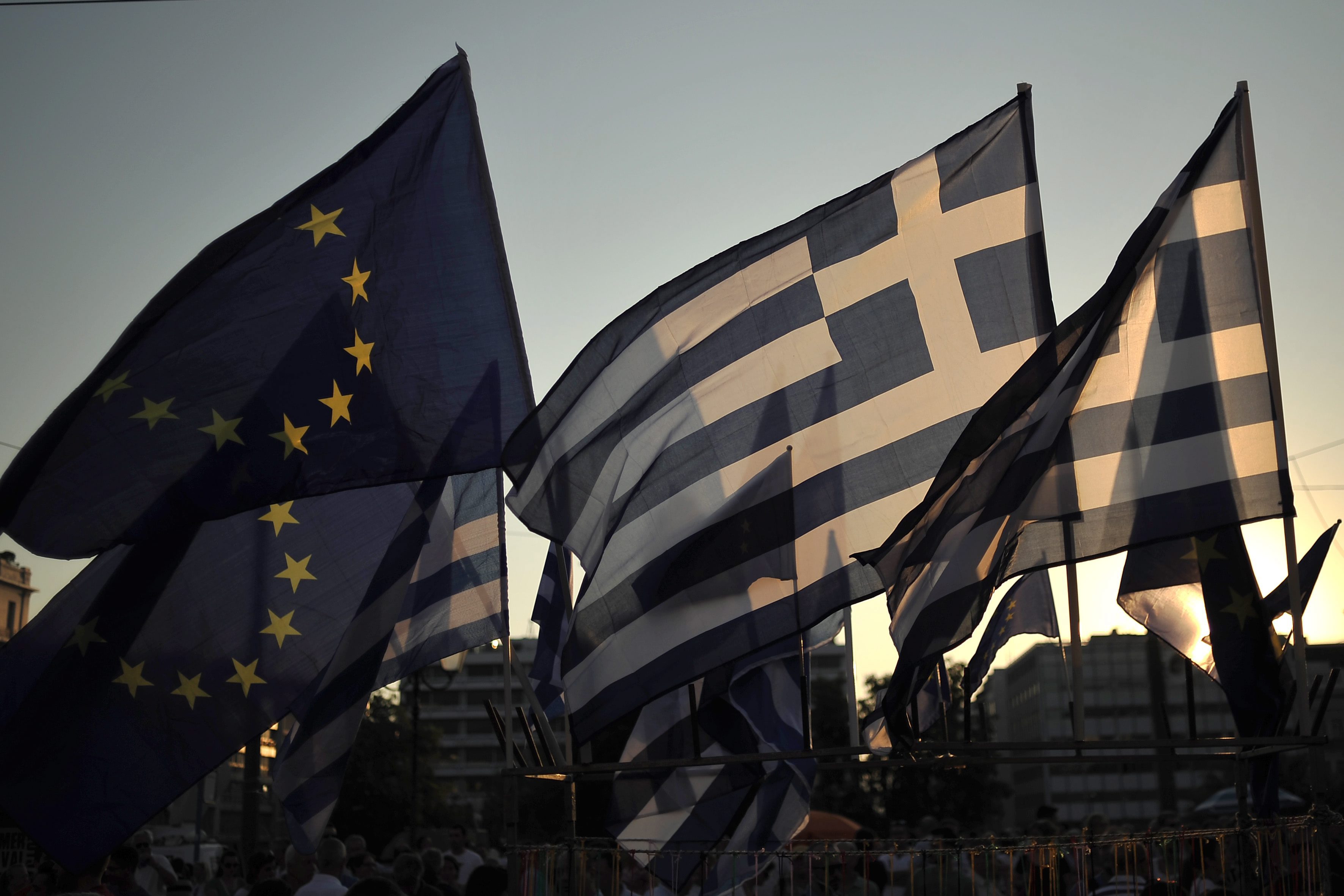 The Economist : Η ελληνική κρίση αποκάλυψε τις αδυναμίες της ΕΕ