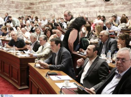 Tsipras to SYRIZA PG: “We either carry on together or we leave together”