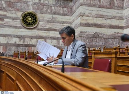 Πόσο αυξάνονται τα φορολογικά βάρη για τα νοικοκυριά και τις επιχειρήσεις