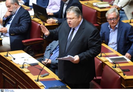 Βενιζέλος: Ο Τσίπρας έφερε τη χώρα στην έσχατη ταπείνωση
