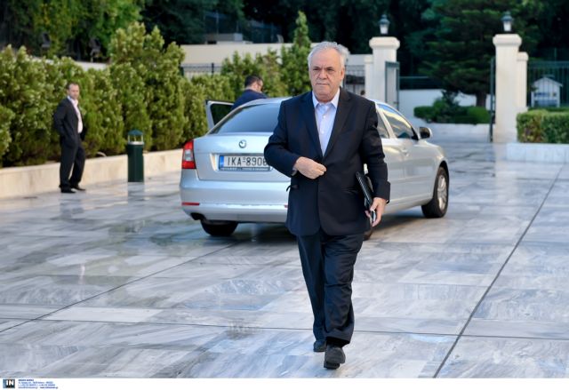 Μαξίμου: Αντίβαρο στο Μνημόνιο με πόλεμο στη διαφθορά