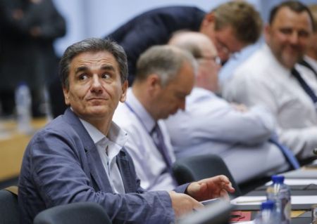 Tsakalotos to update Eurogroup on pension reform plans