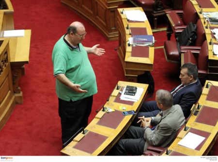 Να παραιτηθούν από τον ΣΥΡΙΖΑ όσοι διαφώνησαν ζητά ο Νίκος Φίλης