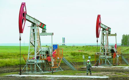 Βλέπουν στα 10 δολάρια τον «πάτο του βαρελιού» στο πετρέλαιο