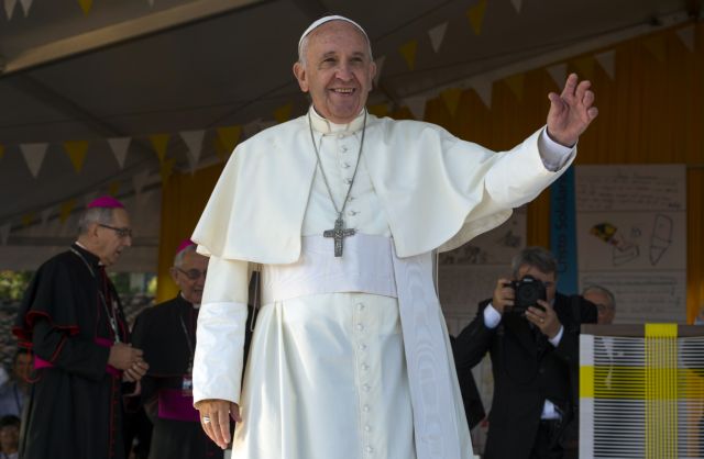 Pope Francis supports the Greek government’s efforts