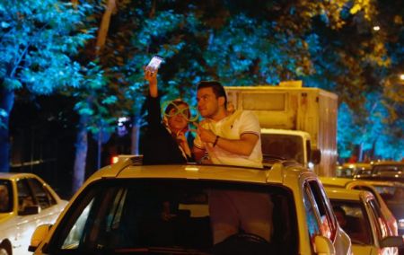 ΙΡΑΝ: Συνωστισμός αυτοκινητοβιομηχανιών για την κατάκτηση της αγοράς