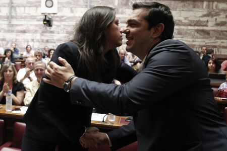 Τσίπρας: Θεσμική δυσαρμονία οι απόψεις Κωνσταντοπούλου η οποία κάνει λόγο για ευθύτητα και ειλικρίνεια