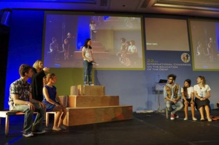 Μήνυμα συνεργασίας και αποδοχής από μαθητές