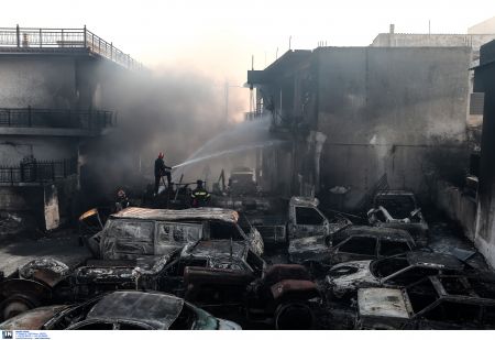 Υπό μερικό έλεγχο η φωτιά στη Νεάπολη Λακωνίας
