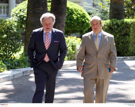 Τελετή παράδοσης – παραλαβής στο υπουργείο Εργασίας