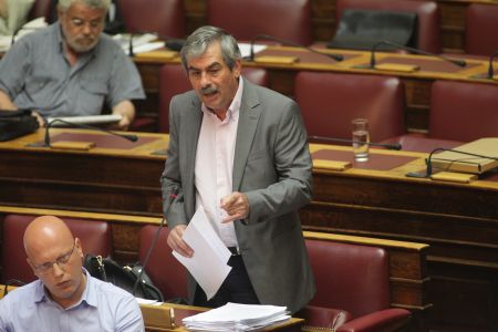 ΣΥΡΙΖΑ: «Όχι» θα ψηφίσουν απόψε Στρατούλης, Μακρή, Πετράκος, Κοδέλας