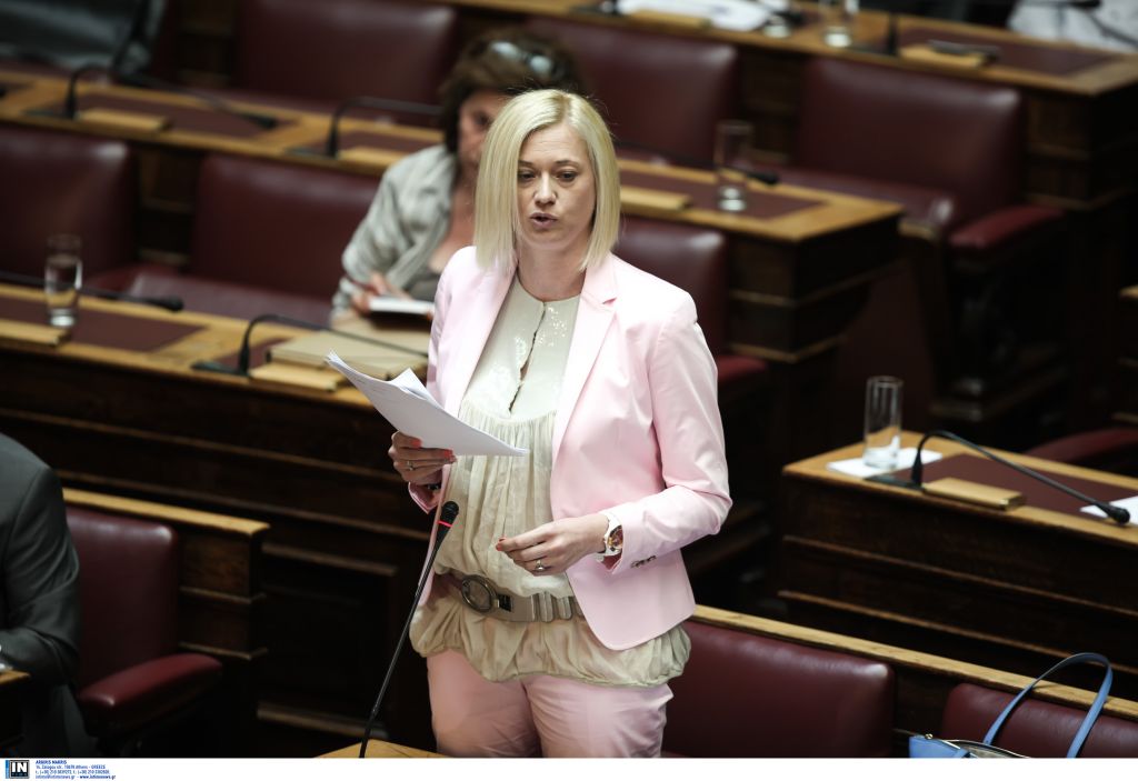 Μακρή: Δεν θα είμαι υποψήφια με τον ΣΥΡΙΖΑ, θα στοιχιζόμουν με Λαφαζάνη