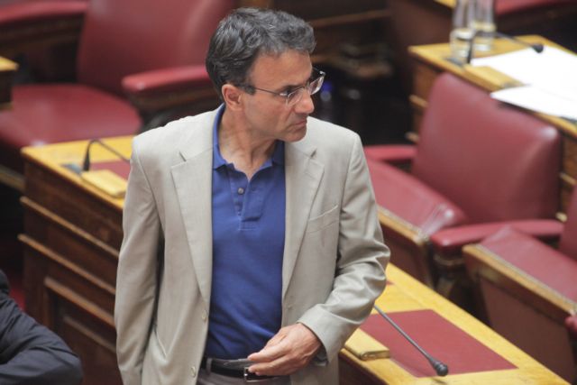 Λαπαβίτσας: Το ευρώ πνίγει την Ελλάδα