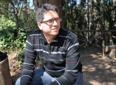 Μιχάλης Τσαντίλας: Κλασικά ροκ όργανα και ήχοι ηλεκτρονικών υπολογιστών