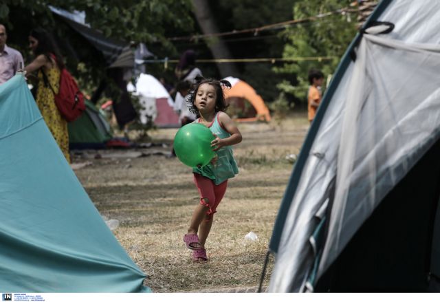 Εντός εβδομάδας η μετεγκάτασταση των προσφύγων από το Πεδίο του Άρεως