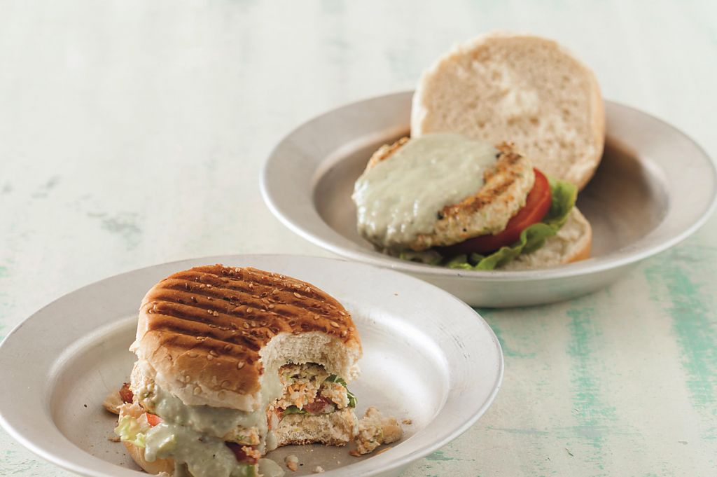 Μπέργκερ με κοτόπουλο και εστραγκόν