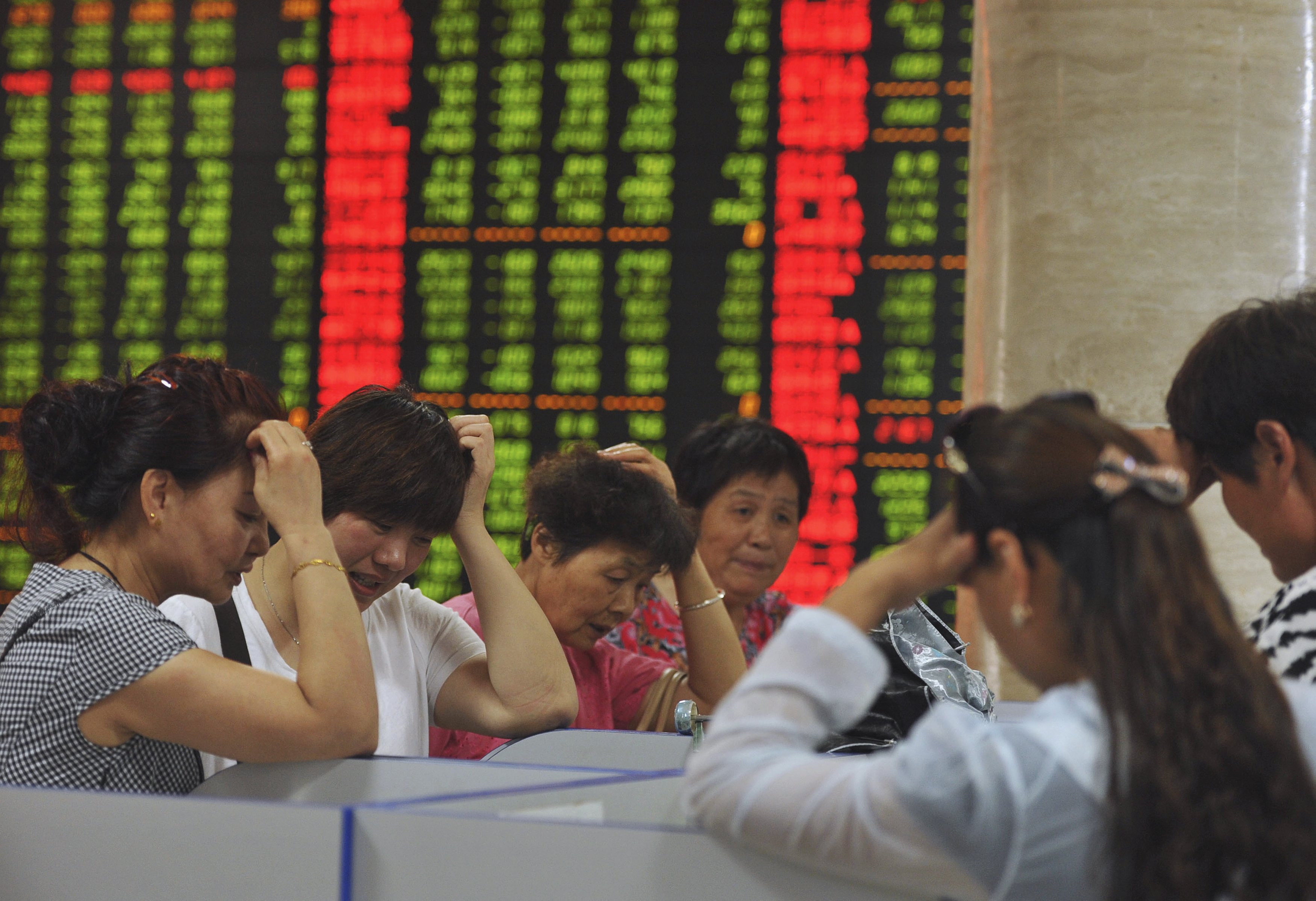 Μεγάλη πτώση την Τετάρτη στα κινεζικά χρηματιστήρια