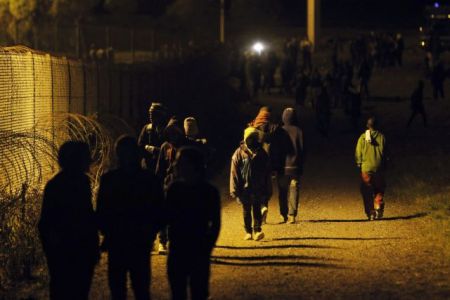 Κάμερον: Η Βρετανία δεν είναι ασφαλές καταφύγιο για μετανάστες