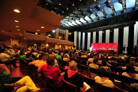 SYRIZA decides to hold extraordinary party congress in September