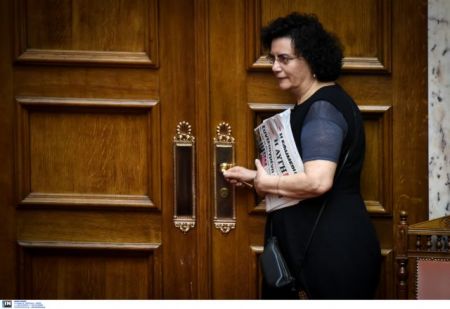 Ψήφισμα συμπαράστασης προς την Νάντια Βαλαβάνη από την ΚΕ του ΣΥΡΙΖΑ