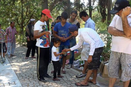 Το Πανεπιστήμιο Αθηνών κοντά στους πρόσφυγες και τους μετανάστες
