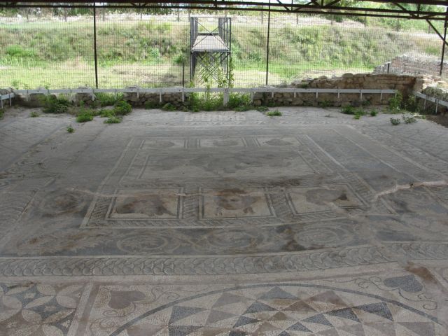 Εργασίες συντήρησης στο ψηφιδωτό της «Οικίας του Διονύσου» στο Δίον