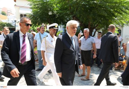 Μήνυμα εθνικής ενότητας έστειλε ο Πρ. Παυλόπουλος από την Τήνο