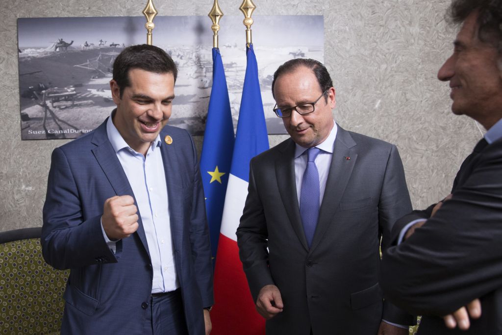 Suddeutsche: Ο Ολάντ μπορεί μόνο να ονειρευτεί ότι κατάφερε ο Τσίπρας