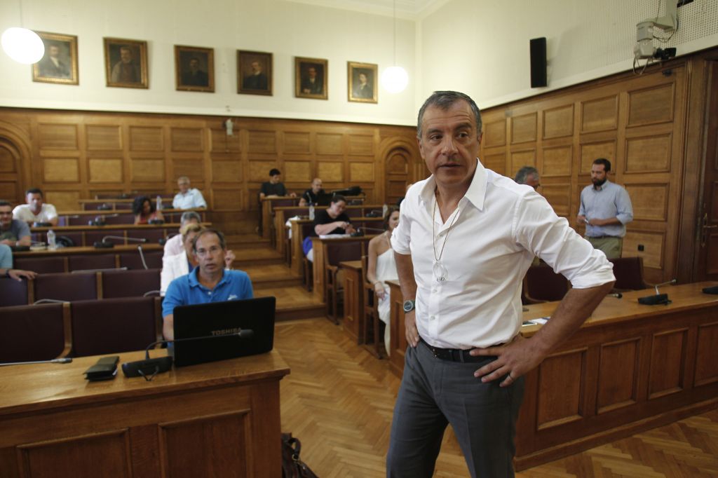 Θεοδωράκης: Συνεννόηση για πρόταση μομφής κατά Ζωής