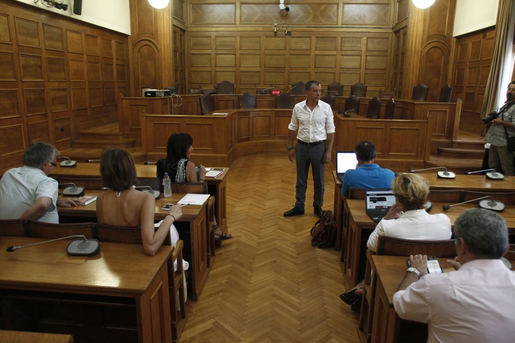 Πρόταση μομφής κατά Ζωής ετοιμάζει το «Ποτάμι»