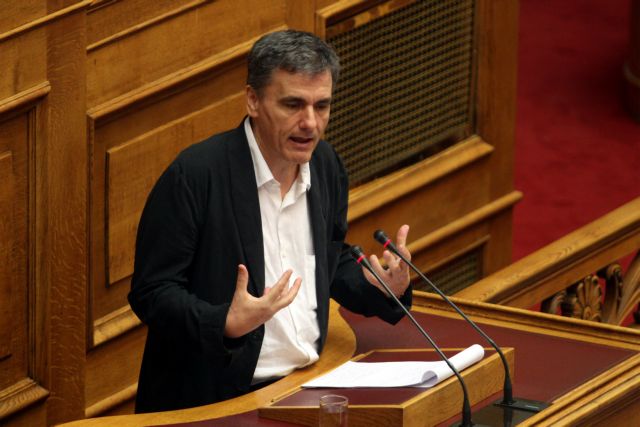 Tsakalotos urges Greeks to return their deposits to the banks