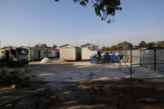 Migrants and refugees moved to new camp in Eleonas on Sunday