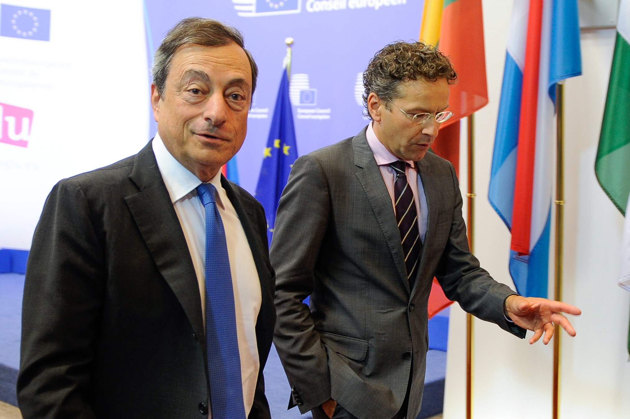 Τσακαλώτος: Aμεση δράση για την προστασία των συμβολαιογράφων για να ξεκινήσουν οι πλειστηριασμοί