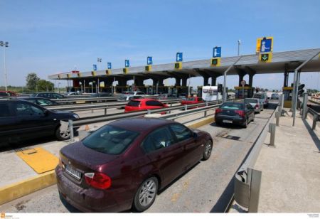 Δεν θα αλλάξουν οι πινακίδες των ΙΧ λόγω διοδίων